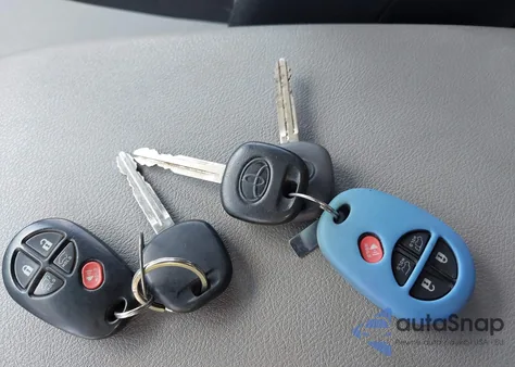 2013 Toyota Highlander Se V6 from USA, damaged, VIN 5TDBK3EH3DS275447